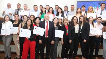 El STJ destacó el rol clave de los jueces de Paz y entregó certificados en mediación comunitaria