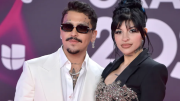 La millonaria demanda que Christian Nodal le habría iniciado a Cazzu