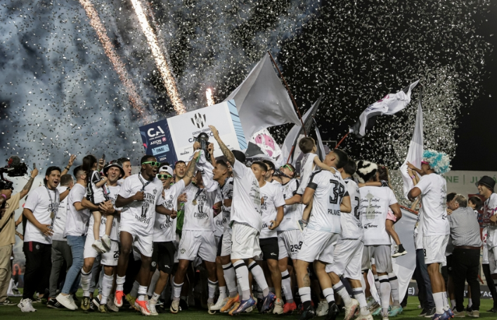 A un año de la consagración en la Copa Argentina, proponen declarar el 11 de diciembre como el “Día del Hincha Ferroviario”