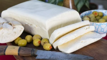 Por la presencia de una peligrosa bacteria, prohíben la venta y consumo de un queso de primera marca
