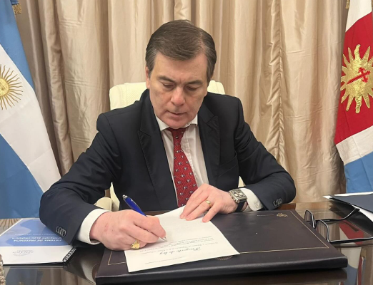 Zamora presentó en el Senado un proyecto para tarifas eléctricas diferenciales en el Norte Grande