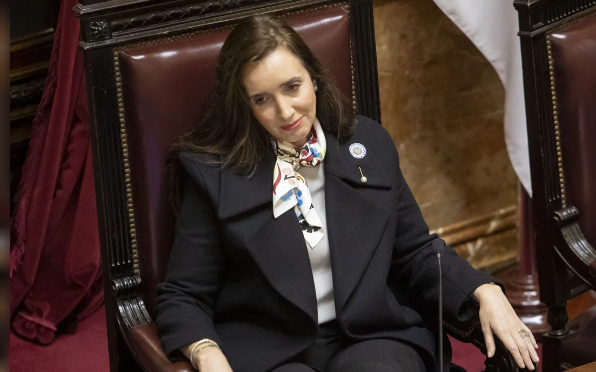 Victoria Villarruel cruzó al biógrafo de Javier Milei: “Rezo por él y por todos los que sufren y hacen sufrir a otros”