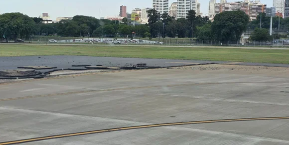 Caos en Aeroparque: más de 70 vuelos afectados por tareas de mantenimientos en la pista