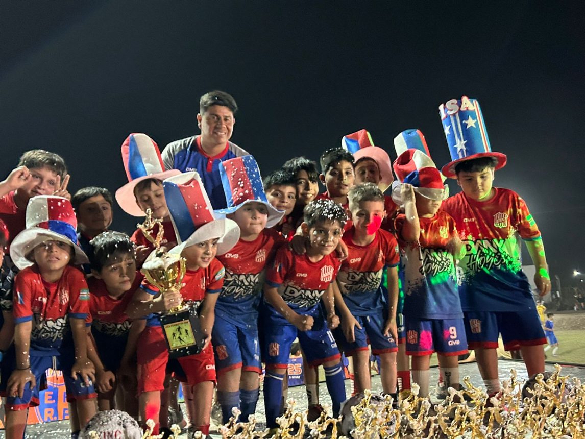 Los chicos de San Martín de Clodomira cerraron el año a puro festejo en la Liga Formativa