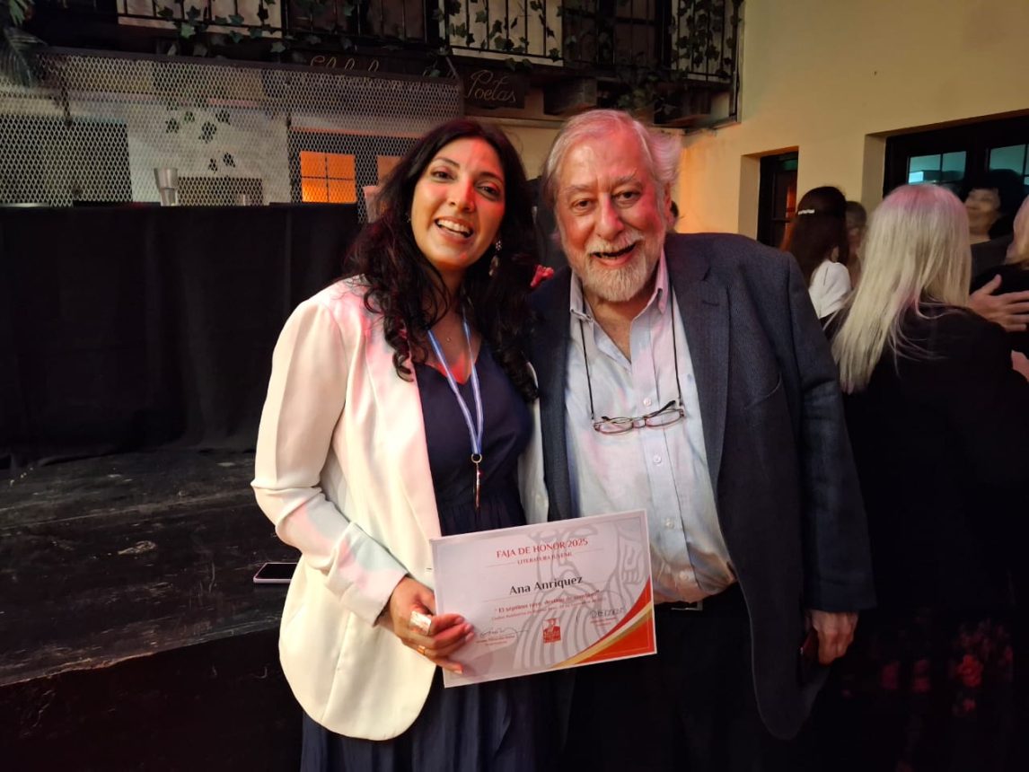 La santiagueña Ana Carol Anríquez fue distinguida por su obra “El Séptimo Rayo, destino de sombras”