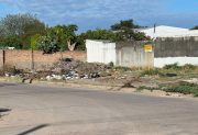 Vecinos de barrio San Martín advierten por un basural y fogatas en un terreno baldío