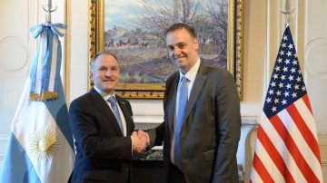 Adorni y el embajador Lamelas fortalecen la agenda bilateral entre Argentina y Estados Unidos