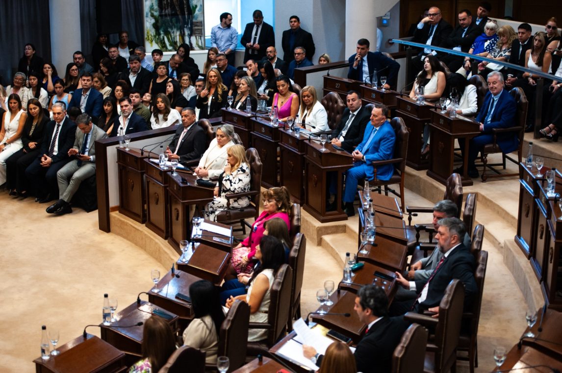 Tras la jura de 40 diputados, cómo quedó conformada la legislatura provincial