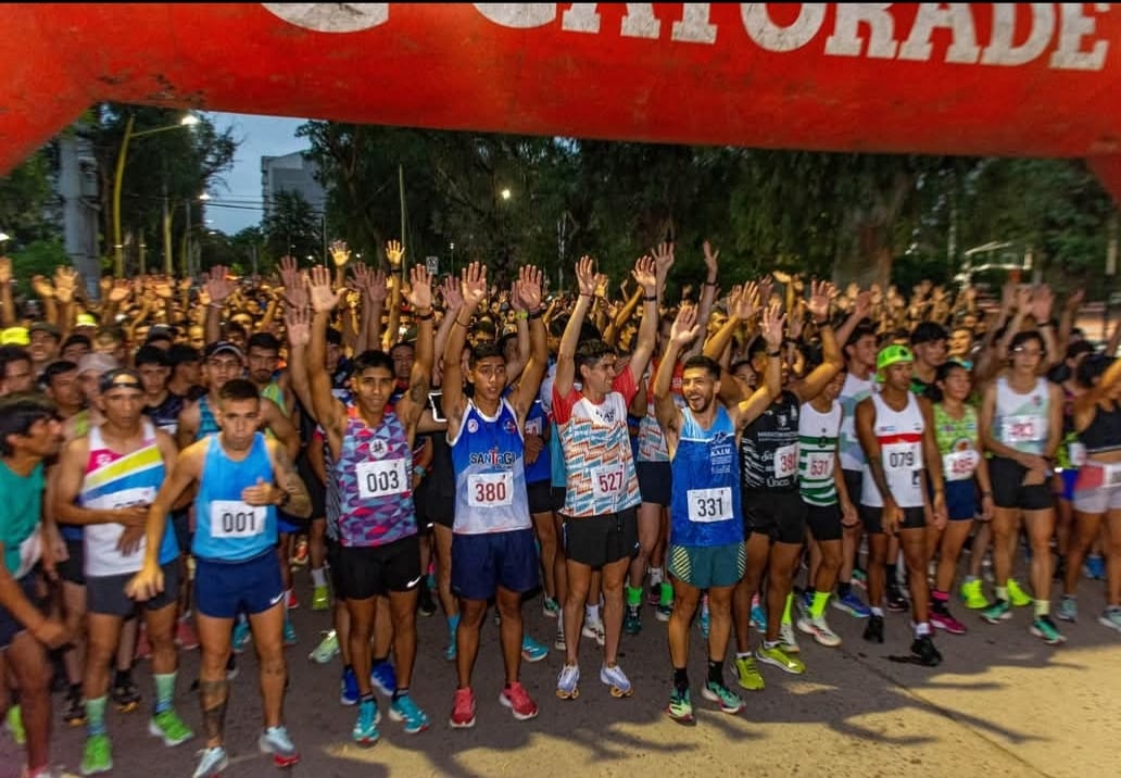 Todo listo para la 8° edición de la Maratón nocturna de Santiago Lawn Tennis Club en el Parque Aguirre
