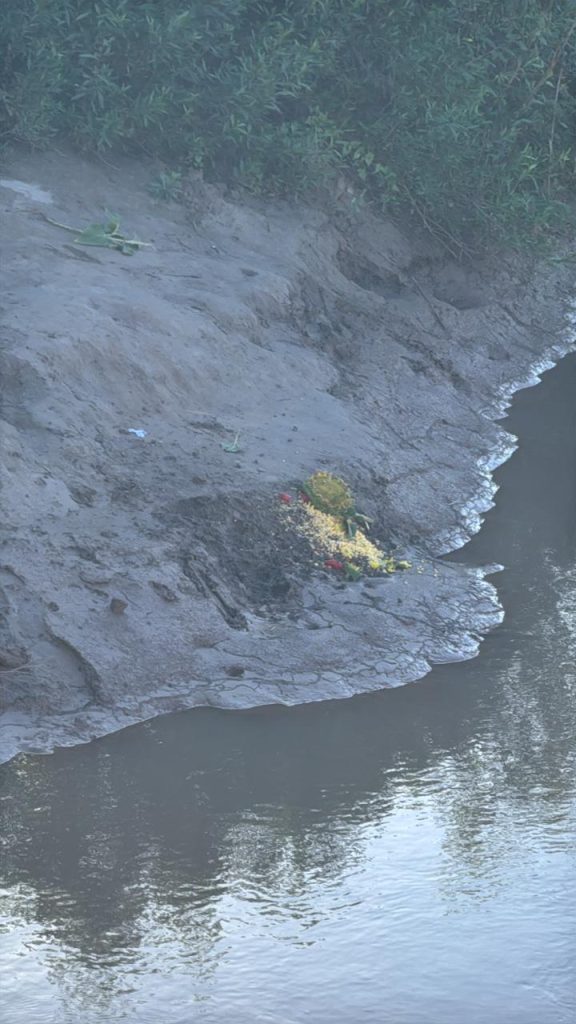 Misterioso hallazgo en el Río Salado en cercanías a la Ruta 92: ¿brujería u ofrenda?