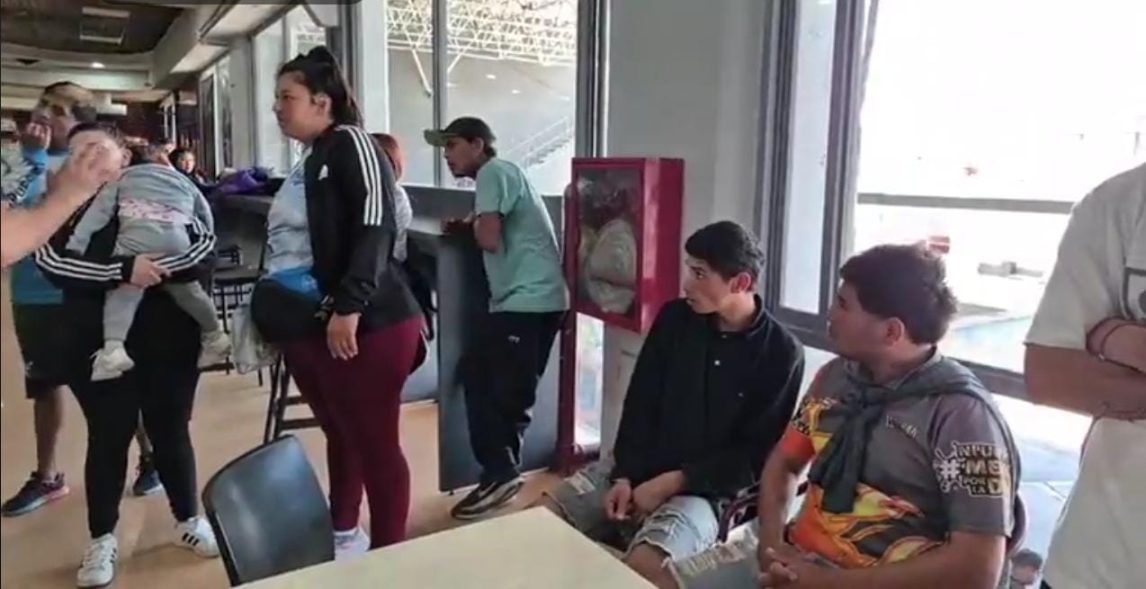 Peregrinos santiagueños quedaron varados en Catamarca; su colectivo fue a otro destino