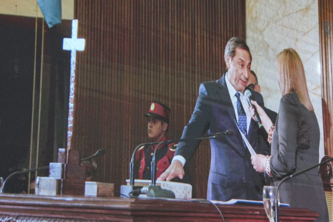 Silva Neder juró como vicegobernador de la provincia