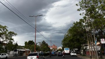 Emiten alerta naranja para varias zonas de la provincia, incluida Capital