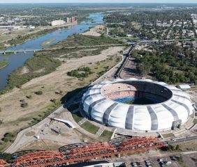 Debido a la crecida del Dulce modificaron los accesos al Estadio Único Madre de Ciudades