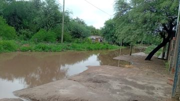 El reclamo de una vecina de Los Álamos: “Cada vez que llueve quedamos aislados”