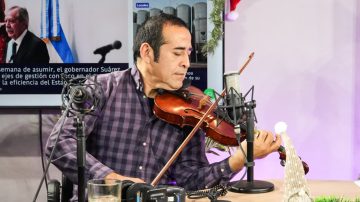 Néstor Garnica adelantó su Concierto de Navidad en La Mañana de Info