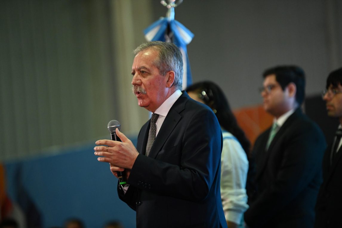 El gobernador Elías Suárez participó del acto de colación del ITSE y anunció la ampliación del instituto