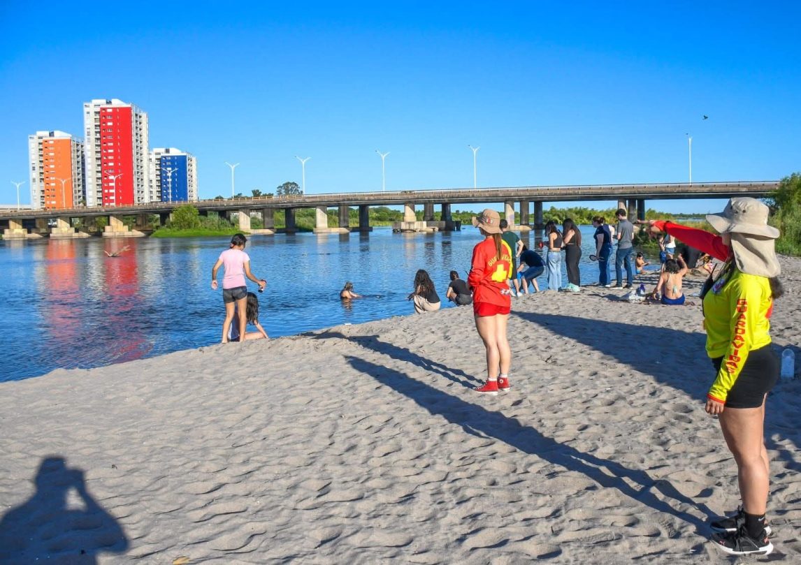 Seguridad en el Río Dulce: cuerpo de Guardavidas custodia las playas y pide precaución a los bañistas