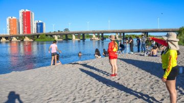Seguridad en el Río Dulce: cuerpo de Guardavidas custodia las playas y pide precaución a los bañistas