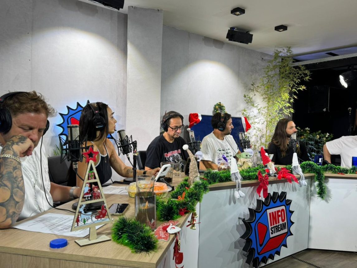 Noche de rituales, anécdotas y psicodelia: Los Arcanos del Desierto brillaron en “De Enero a Enero”