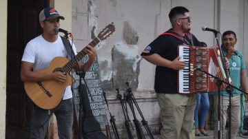 Añatuya late al ritmo de la tradición: un comienzo lleno de música, familia y sueños