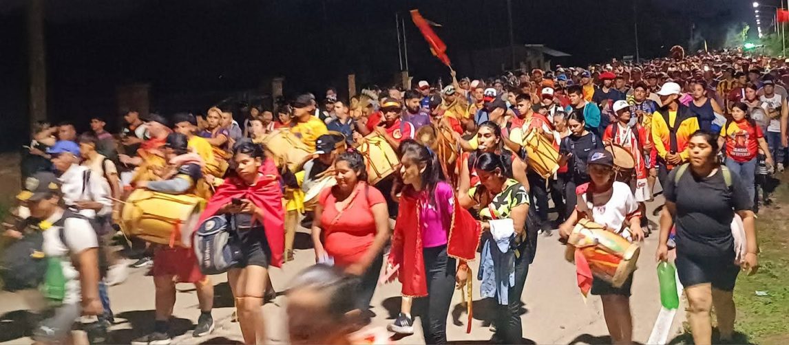 Peregrinación en la madrugada rumbo a Silípica por la fiesta de San Esteban