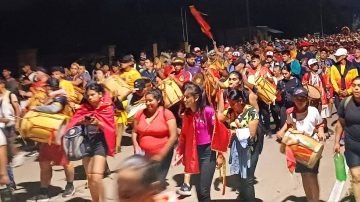 Peregrinación en la madrugada rumbo a Silípica por la fiesta de San Esteban