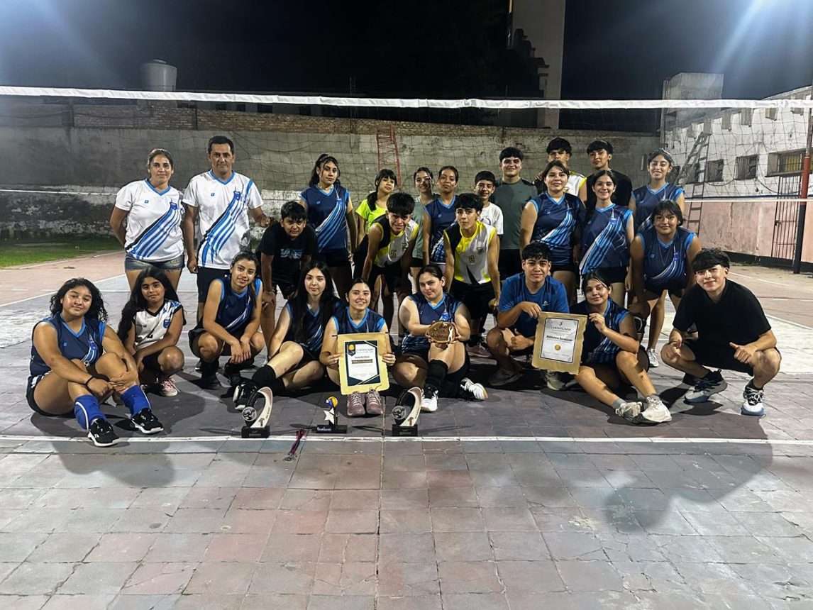Un año de garra, sueños y aprendizaje: el balance de la Escuelita de Voley añatuyense