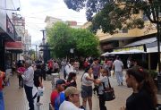 Aguinaldo, bono y compras de último momento: el centro colapsó en la previa a las fiestas