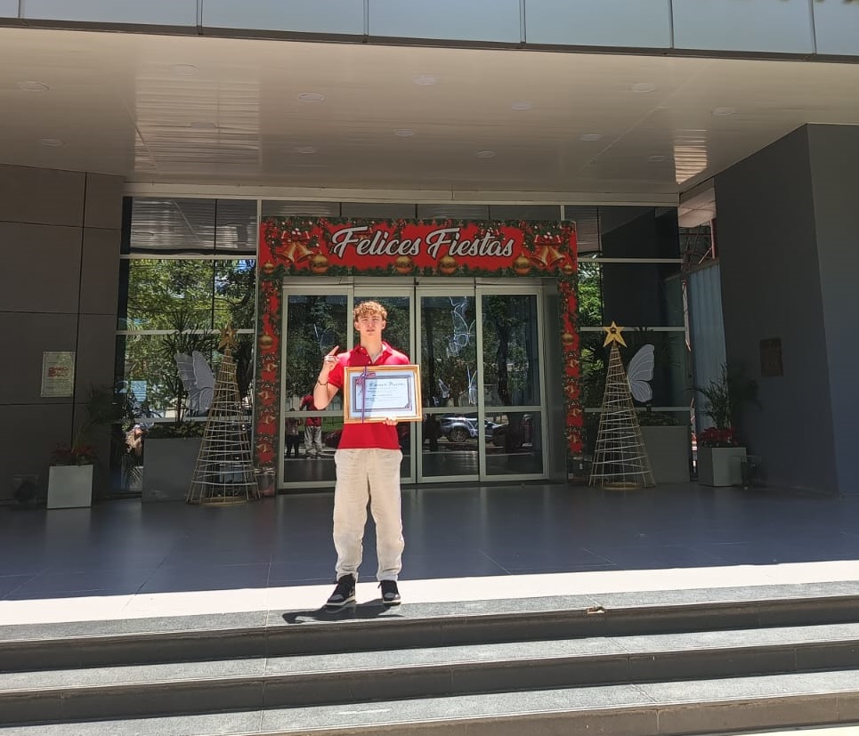 El joven piloto Jorge Bruno fue distinguido en la Cámara de Diputados