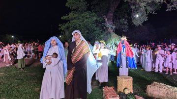 Más de cien actores le dieron vida a la representación del pesebre en Fernández
