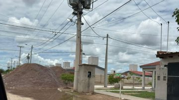 A oscuras y tapados de bichos: vecinos del barrio Villa del Carmen denuncian más de un mes sin alumbrado público