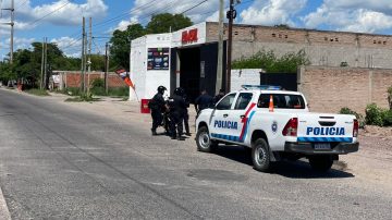 VIDEO | Insólito accidente entre una moto y una bicicleta en calle Solís