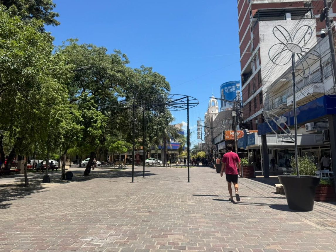 No pasa naranja: nulo movimiento en el centro de la ciudad en la previa a fin de año
