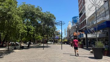 No pasa naranja: nulo movimiento en el centro de la ciudad en la previa a fin de año
