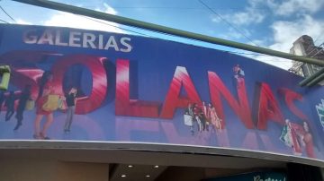 Una pareja intentó hurtar bijouterie en la galería Solanas; atraparon al sujeto