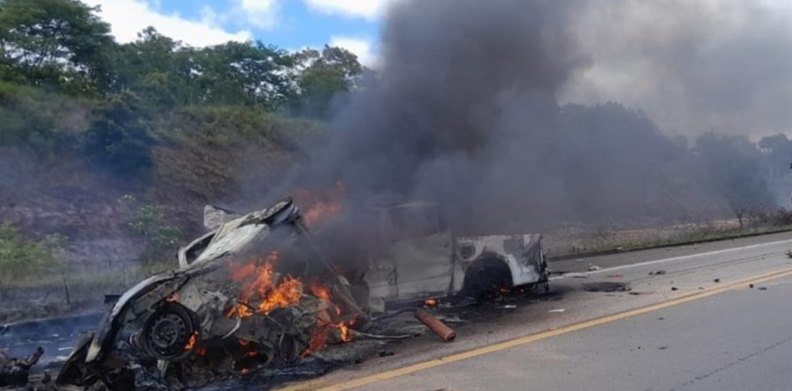 Brasil: al menos 11 personas, entre ellos dos niños, murieron en un choque frontal