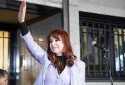Cristina Kirchner continuará internada con drenaje peritoneal y antibióticos