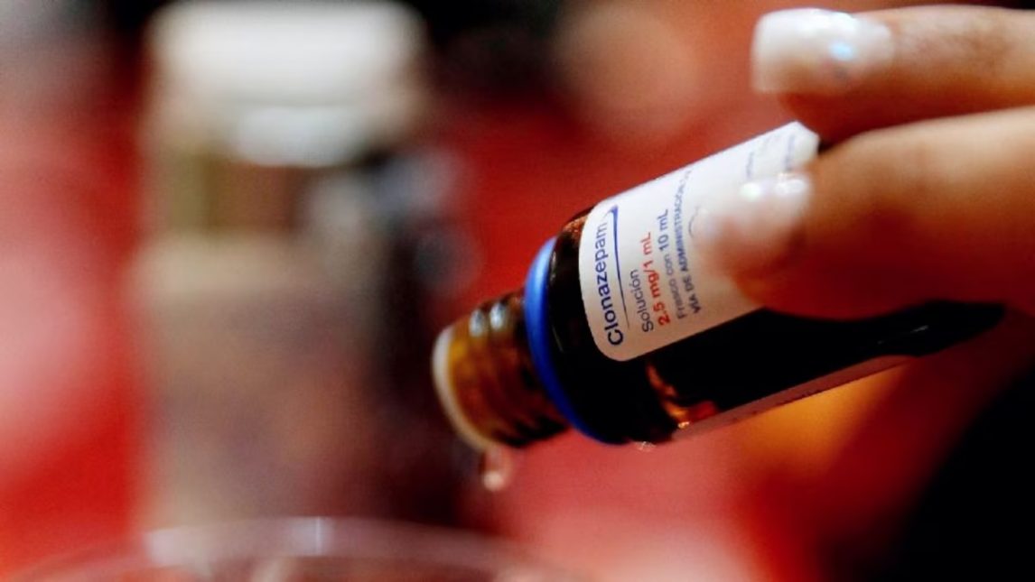 Un hombre logró salvar a su pareja, quien había ingerido varias gotas de Clonazepam