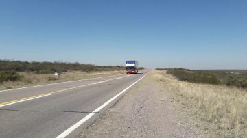 Una pareja que viajaba en moto murió tras ser embestida por un colectivo