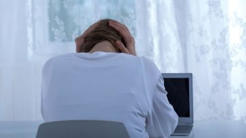 Obligó a su ex a tener relaciones y la amenazó con publicar videos íntimos