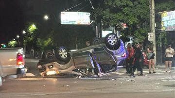 Siniestro vial en avenida Belgrano y Urquiza: dos personas trasladadas al hospital