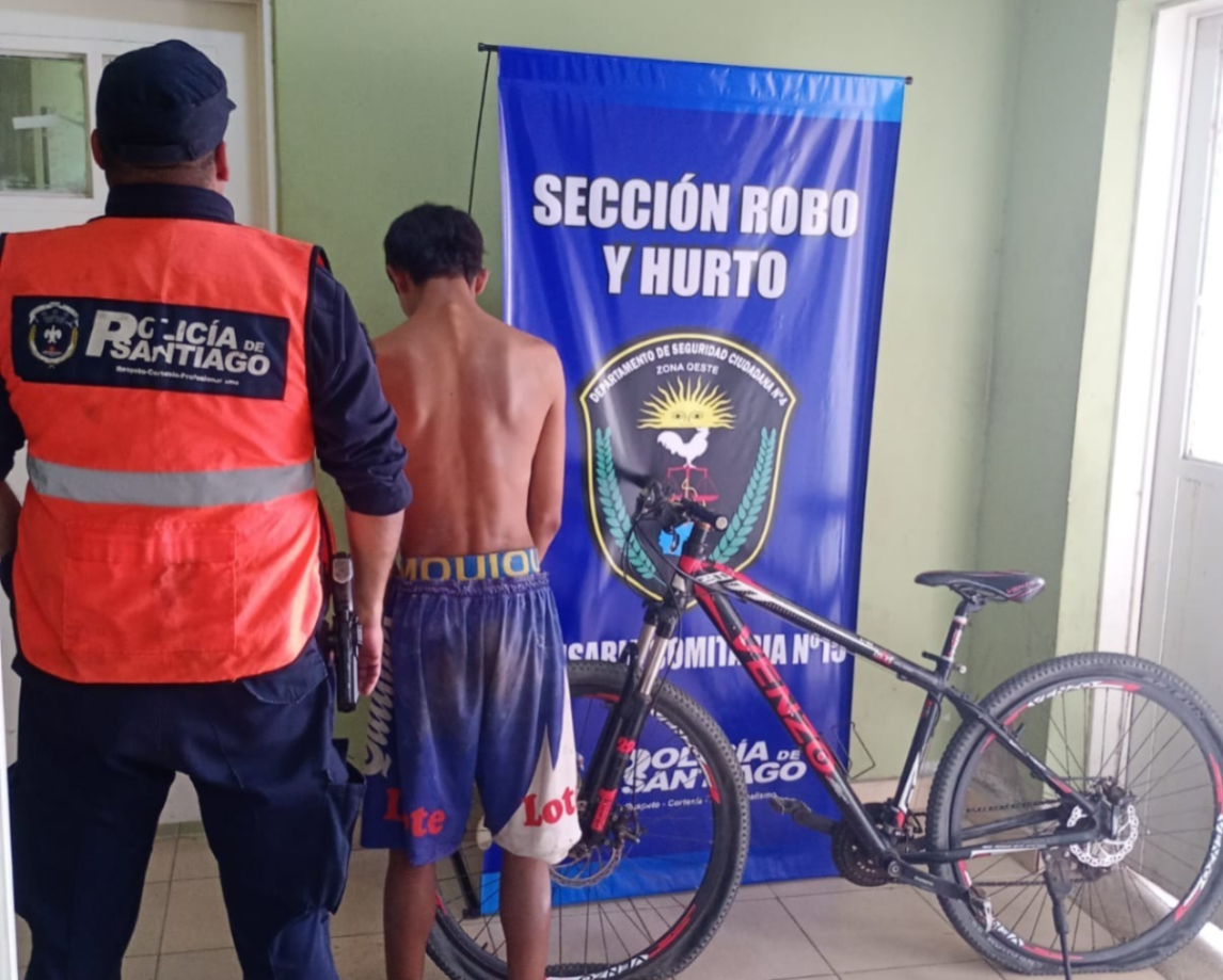 Adolescente empujó a una mujer para robarle la bicicleta pleno mediodía y en Avenida Belgrano de La Banda