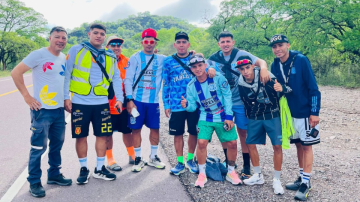 Fotos y videos de los peregrinos santiagueños de la Virgen del Valle que partieron rumbo a Catamarca