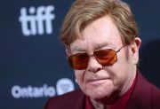 Elton John confesó que perdió la visión: “Hace 15 meses no puedo ver ni leer nada”