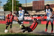 Comercio se hizo fuerte en el Norte y derrotó a Deportivo Río Dulce en el primer chico