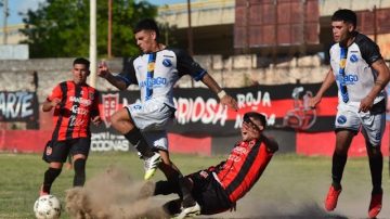 Comercio se hizo fuerte en el Norte y derrotó a Deportivo Río Dulce en el primer chico