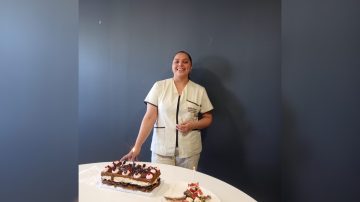 Una profesional de La Banda busca apoyo para sostener un proyecto solidario con niños con discapacidad