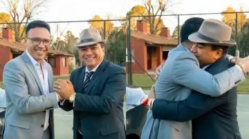 Jorge Daniel se funde en un abrazo con su padre, Jorge Véliz, en un video hecho con IA