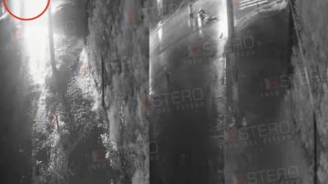 VIDEO: el momento en el que el auto chocó y abandonó a una moto en Belgrano y Córdoba